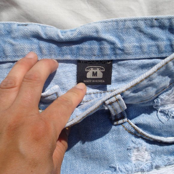 Distressed jean shorts - Picture 3 of 5